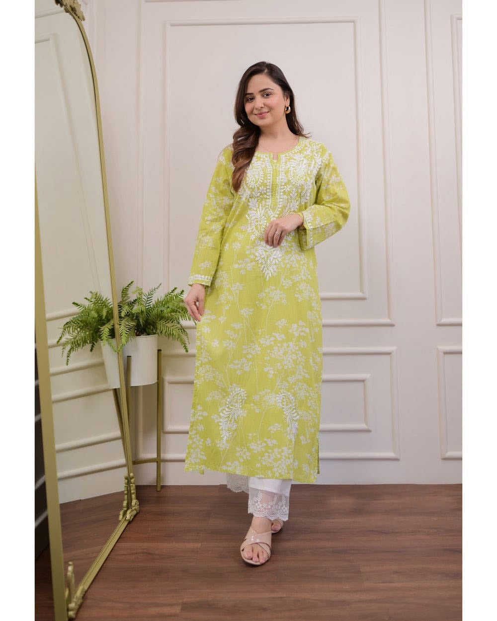 GREEN FLORAL CHIKANKARI EMBROIDERED STRAIGHT KURTI PANT SET COTTON