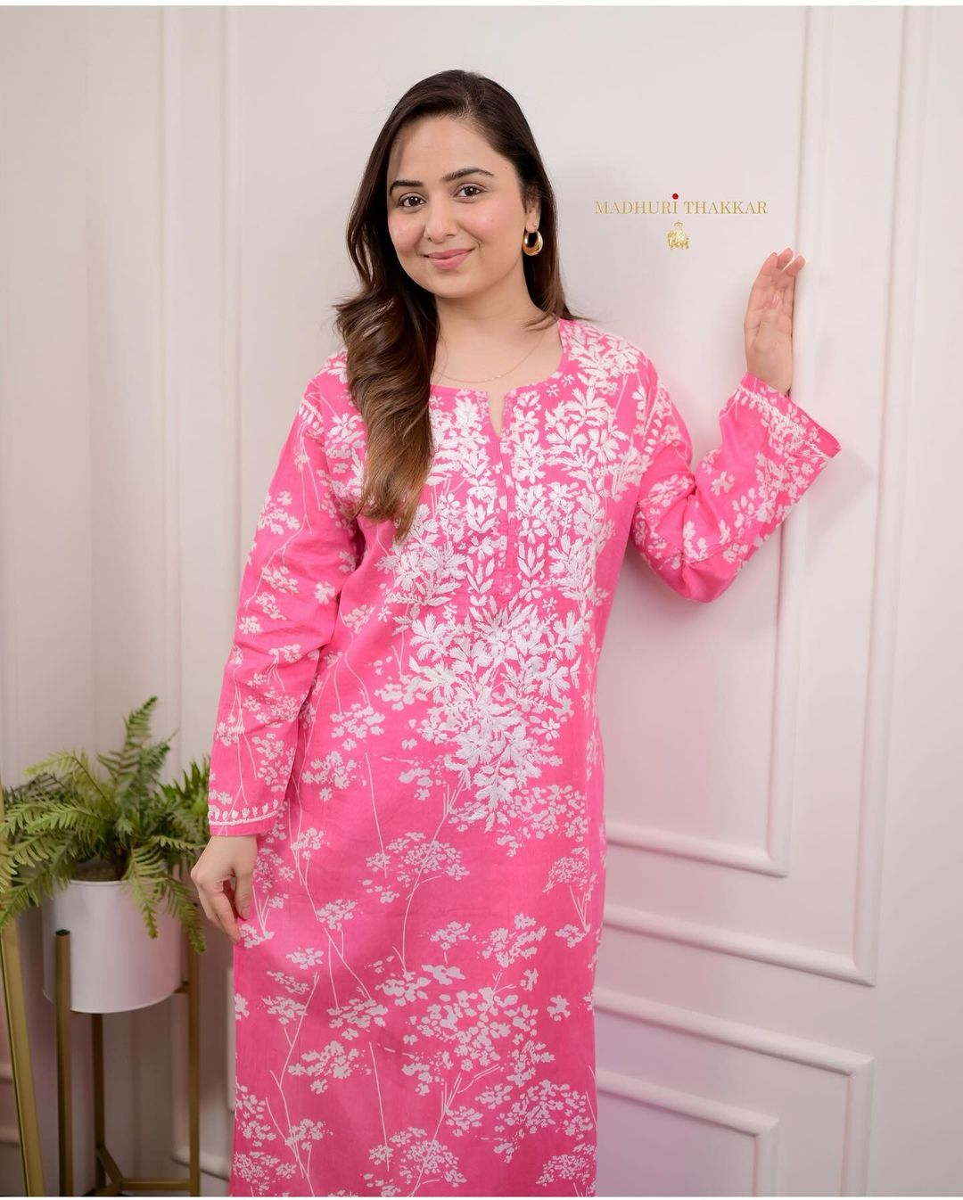 PINK CHIKANKARI EMBROIDERED STRAIGHT MUL COTTON KURTI