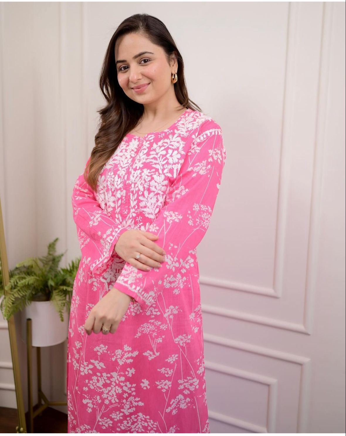 PINK CHIKANKARI EMBROIDERED STRAIGHT MUL COTTON KURTI