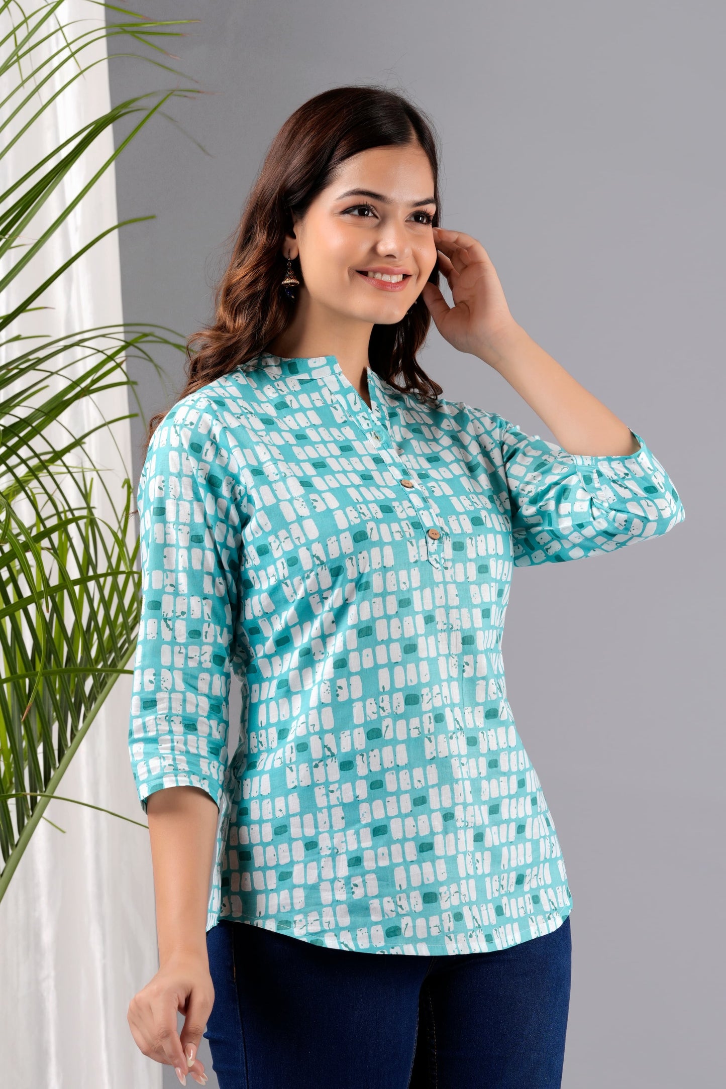 Cut and Style Women Rayon Floral Printed Kurti Tunic (Blue White)